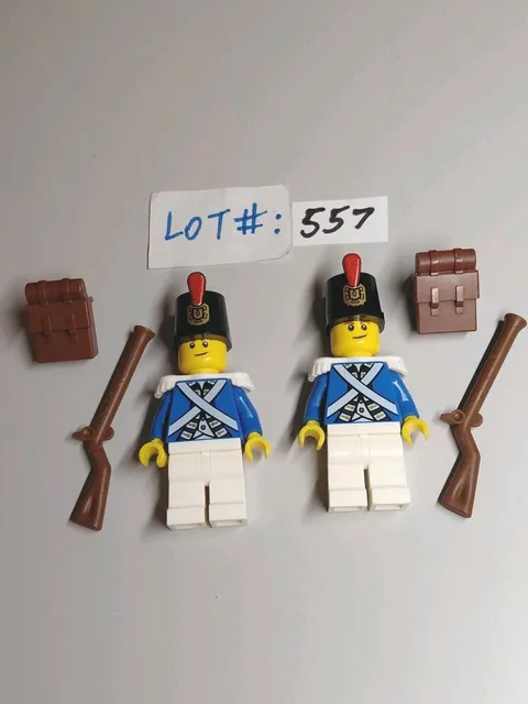 LEGO Lot of 2 Bluecoat Soldier Minifigures pi154 (70412) Lot# 557 Free Shipping 