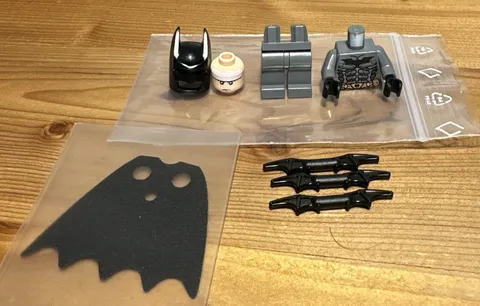Lego Batman Black Suit Black Mask bat024 7884 7886 7888 New Condition