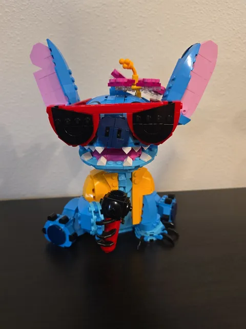 Lego 43249 Disney Lilo And Stitch Exclusive Sunglasses and Microphone build New