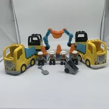 LEGO DUPLO 2 TRUCKS 2 EXCAVATORS 4 WORKERS 3 CONES 6 BLOCKS WHEEL BARREL SHOVEL
