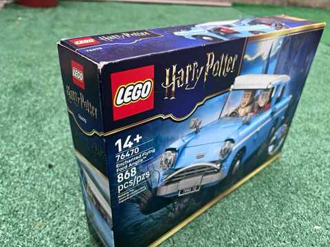 LEGO Harry Potter Flying Ford Anglia 76424 Complete Set 868 pcs Eject