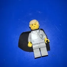 Lego Vintage Draco Malfoy, Slytherin Torso, Black Cape with Stars hp040