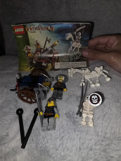 LEGO Castle: Crossbow Attack (7090) complete with Minifigs And Books No Box 