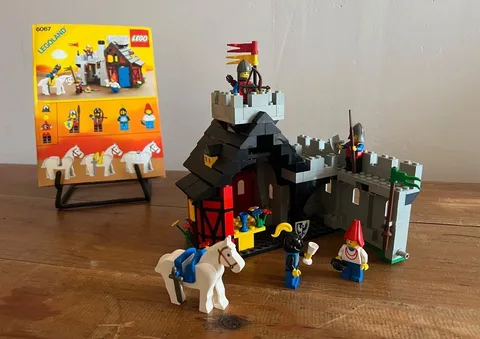 Vintage LEGO Castle 6067 Guarded Inn Complete with Instructions 