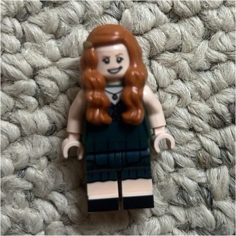 LEGO MINIFIGURES Female Minifigure Long Reddish Brown Hair, Green Outfit