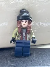 LEGO Maisie Lockwood - Olive Green Jacket, Black Beanie Jurassic World