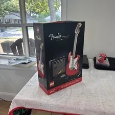 LEGO Ideas: Fender Stratocaster (21329)