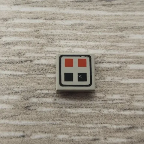Lego 3070p06 3070bp06 Old Light Gray Tile 1 x 1 Red and Black Buttons Pattern
