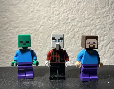 LEGO Minecraft Minifigure Lot Steve Zombie Illager Pillager 3-Pack