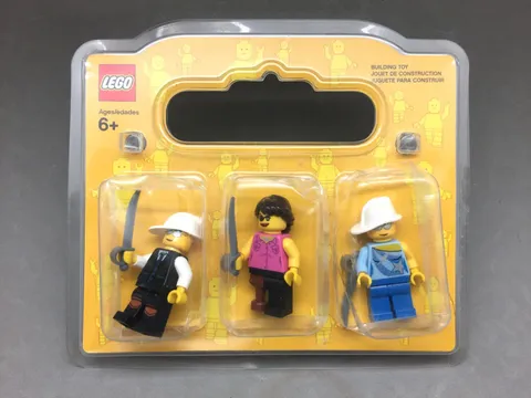 Lego Minifigure 3 Figures with Sword Weapon Sealed Pack 4570203 2009