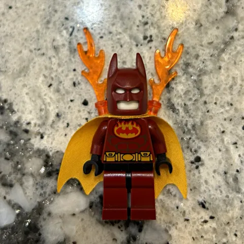 Rare LEGO Batman Fire Suit, with no damage & great condition