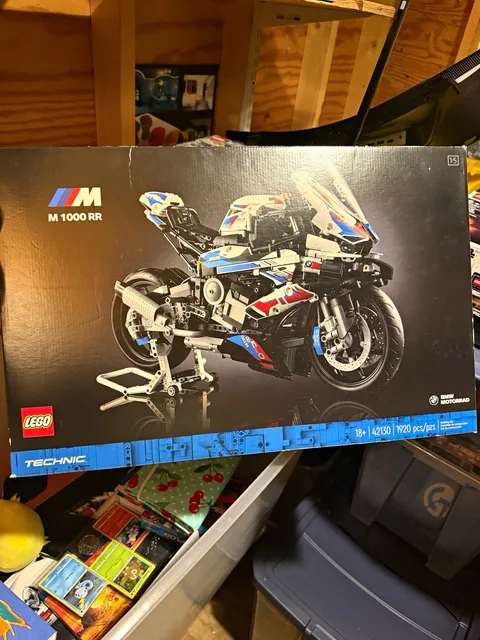 LEGO Technic BMW M 1000 RR 42130 Motorcycle Set 1920 Pieces 18+ Box