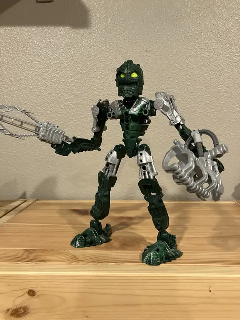 LEGO BIONICLE Kongu Inika 8731 (DAMAGED, READ DESCRIPTION)