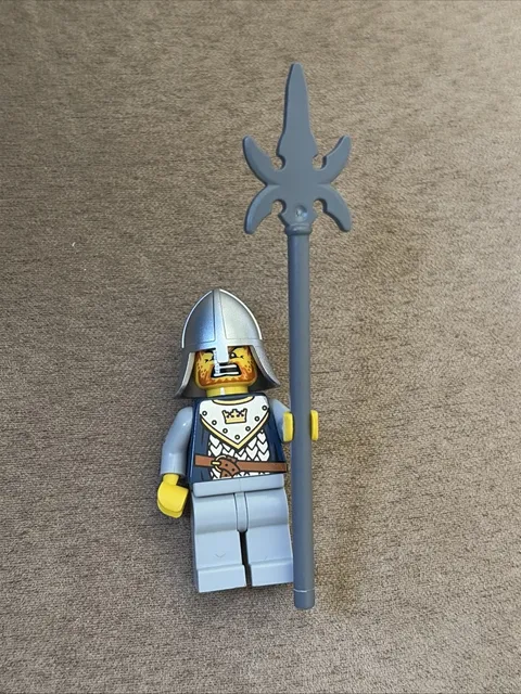 LEGO Castle Fantasy Era Crown Knight minifigure