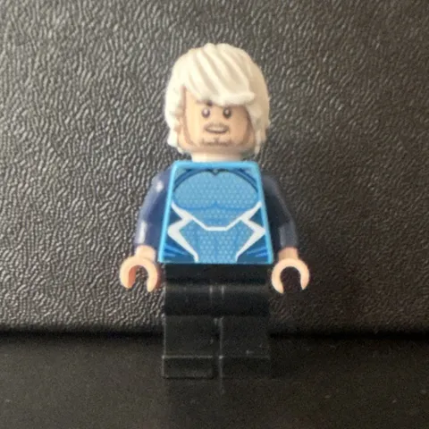 LEGO Minifigure Quick Silver, SH0180, condition is great, crack on right arm.