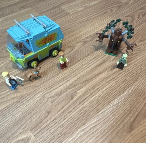 LEGO Scooby-Doo: The Mystery Machine (75902)