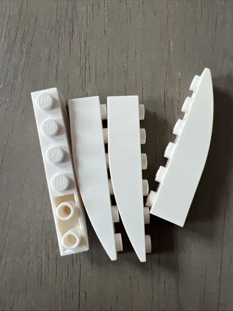 LEGO 42023 White Slope, Curved 6 x 1 Inverted 4 Pieces