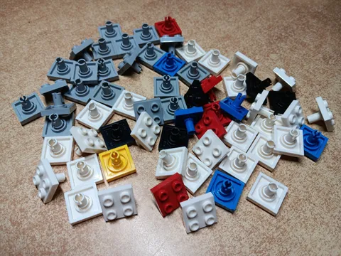 LEGO LOT OF 62 PLATES 2X2 WITH BOTTOM PIN #2476 MIXED COLORS