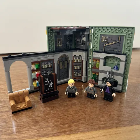 LEGO Harry Potter: Hogwarts Moment: Potions Class (76383) Great Condition 