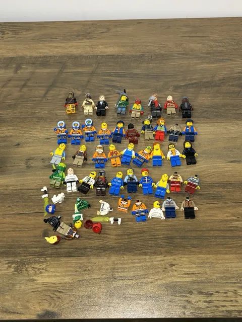 30+ LEGO Minifigures Lot Arctic Explorers City Marvel Star Wars James Bond Etc