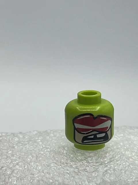 LEGO Minifigure Villain Head BAD Guy Scared RED GOGGLES 2017 Anti Hero