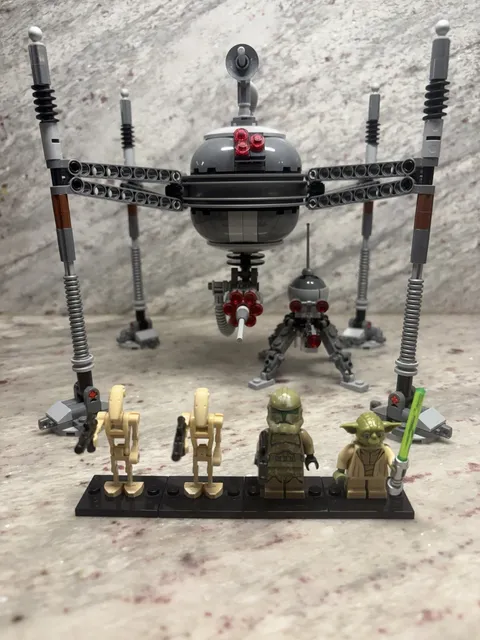 100% Complete LEGO Star Wars Homing Spider Droid W/ Minifigures ( Set 75142 )