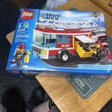 LEGO City 60002 Fire Truck - NEW - Damaged box
