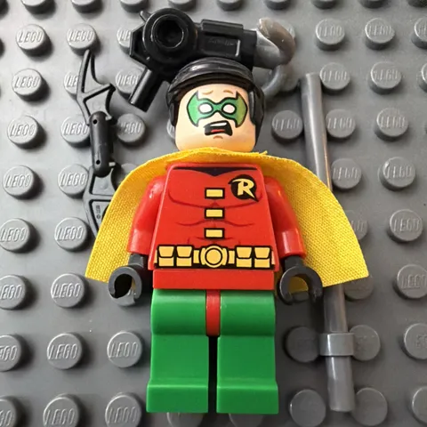LEGO® Robin Minifigure Very Short Cape Version Batman II DC Comics sh0112
