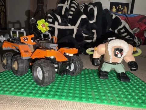 LEGO Batman Movie Bane Big Fig w/ Venom Truck Vehicle DC Super Heroes