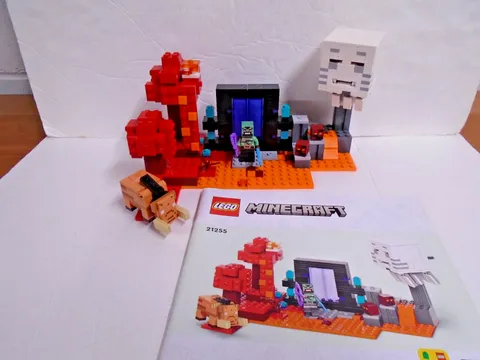 Lego 21255 Minecraft The Nether Portal Ambush set 100% Complete