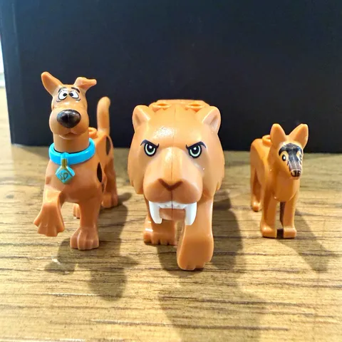 LEGO Animal Figures Lot 3 pcs Scooby-Doo (21042pb01c01), Tiger & Dog (Genuine)