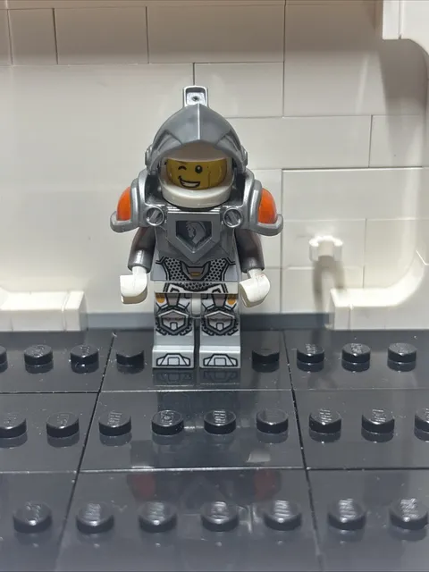 Lego Lance 70323 70316 70312 Silver Visor and Armor Nexo Knights Minifigure 