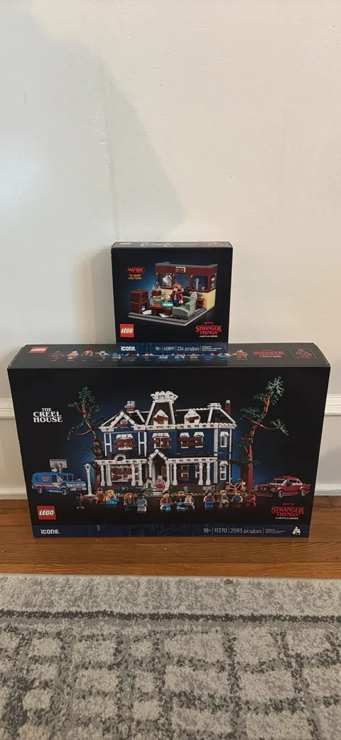 Lego Stranger Things The Creel House (11370) & GWP WSQK Radio Station (40891)