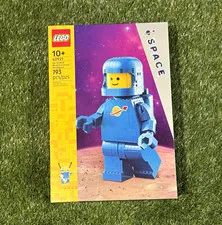 LEGO Up-Scaled Blue Astronaut Space Set 40921 793 pcs