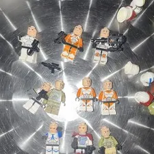 LEGO Star Wars Clone Trooper Minifigure Lot w/ Blasters & Weapons