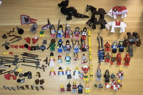 Huge Vintage Lego 1988 Castle Ninja System Minifigure 25+ Lot Accesories Animals
