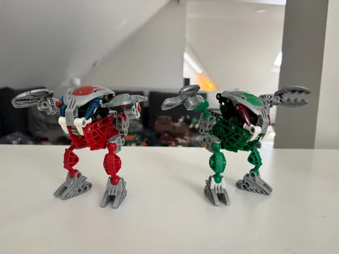 LEGO Bionicles 2 Bohrok-Kal sets! (8574 and 8576)