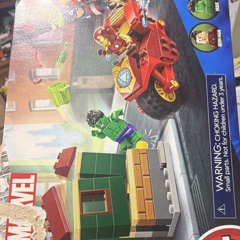 LEGO Super Heroes: Iron Man with Bike and the Hulk (76287)
