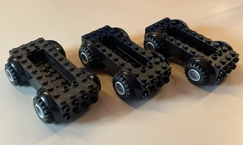 LEGO Car Body 11650co01 Black Base 5x10x2 1/2 & 2x6 Recessed Center + Wheels