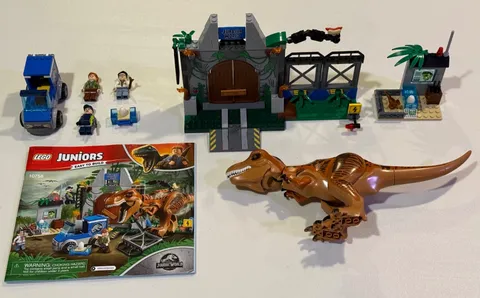 LEGO Jurassic World 10758 T Rex Breakout COMPLETE w/ Minifigs & Manual