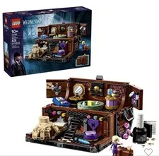 *New* sealed LEGO Wednesday & Enid's Dorm Room 76781 Set, 750 Pieces, Wednesday
