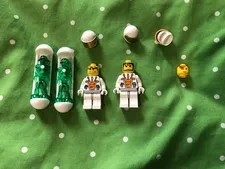 Lego 7699 minifigure x4 with correct parts used good condition