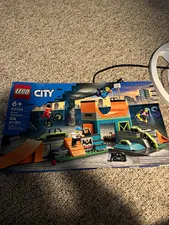 LEGO City Street Skatepark 60364 Complete Set 454 pcs RETIRED Box DAMAGE SEALED)