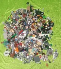 4.7 lbs Lot of Assorted LEGOS (Bricks, Pieces and Parts) Bulk Star Wars Mini fig