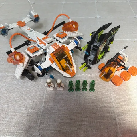 LEGO Space: Mx-71 Recon Dropship (7692)