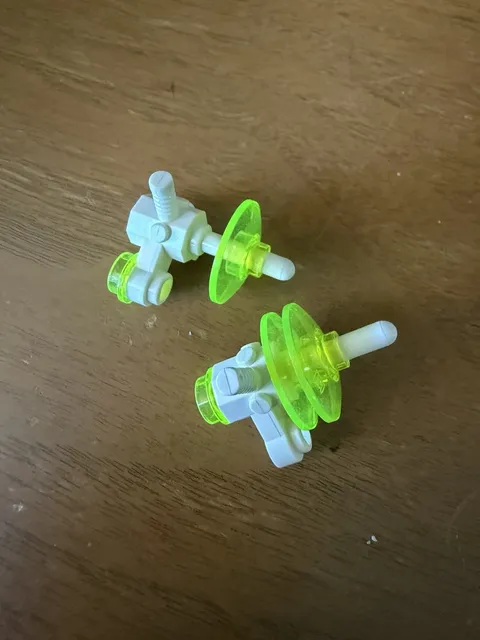Vintage Mega Bloks Neon Space Weapons 2x Trans Green Laser Guns Alien UFO Parts