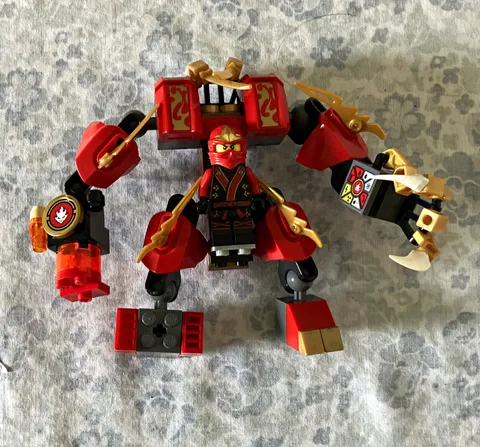 LEGO NINJAGO Red Black Gold Mech Build w/ Custom Printed Ninja Minifigure