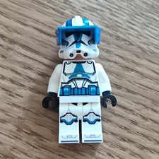 LEGO Star Wars Clone Trooper Minifigure White & Blue Armor w/ Helmet, 2 Blasters