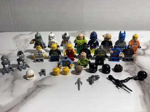 LEGO Minifigures Lot of 30 Items~Various Characters/Items Star Wars/DC/Ninjago