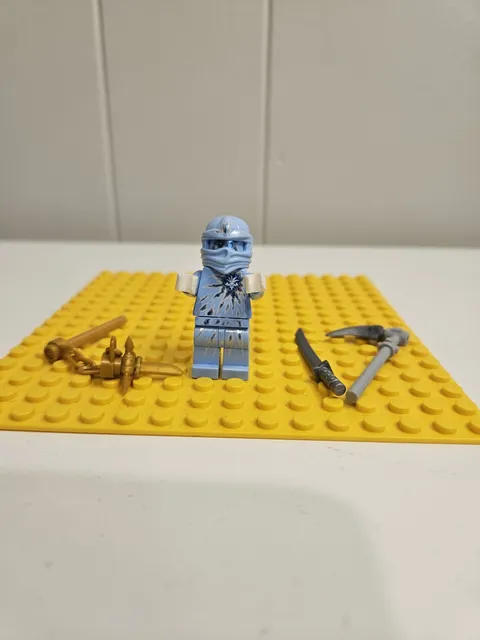 LEGO Zane NRG Ninjago Minifigure 9590, With Accessories/ Great Condition